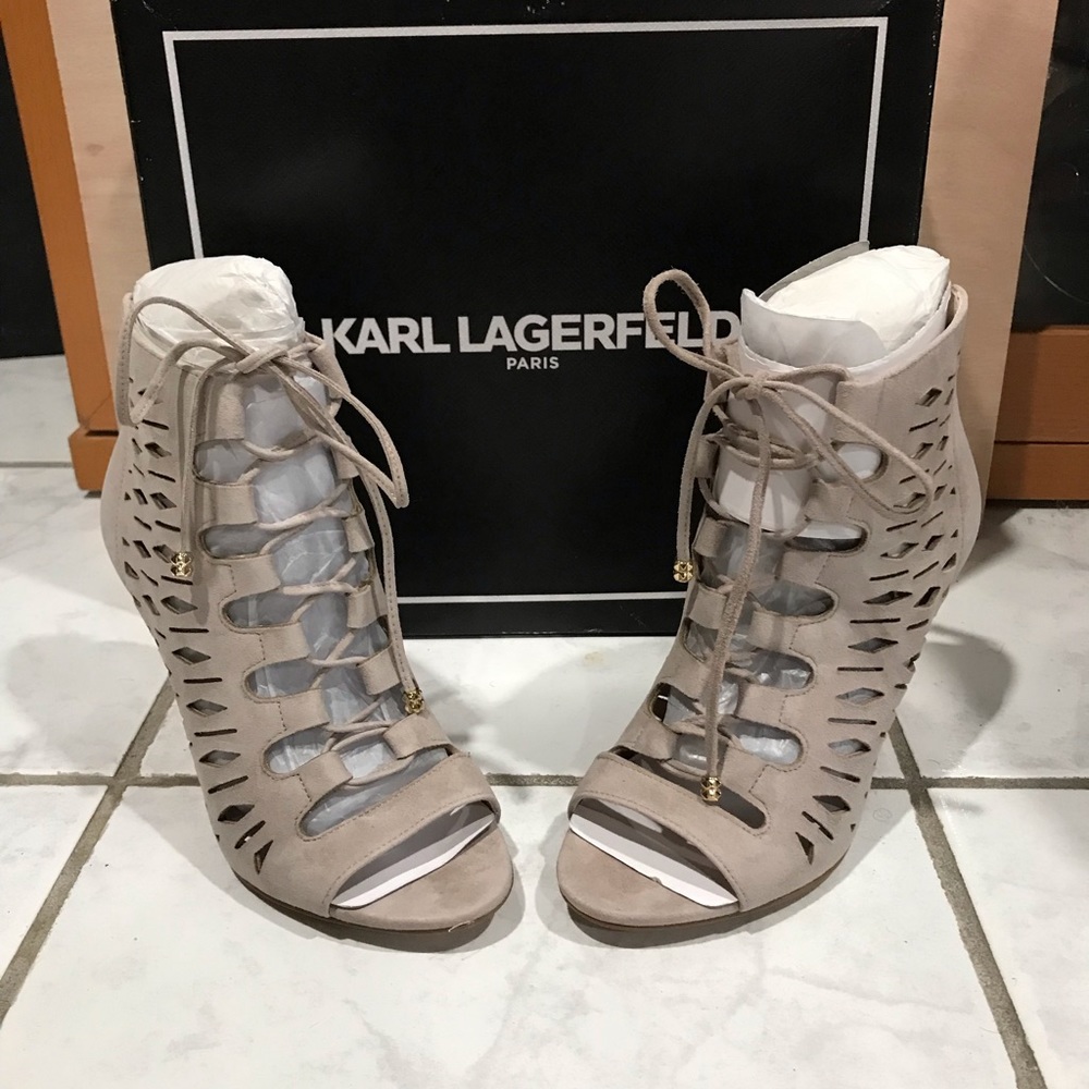 🆕️ Karl Lagerfeld Berry Cutout Open Toe Taupe Suede Booties size 5